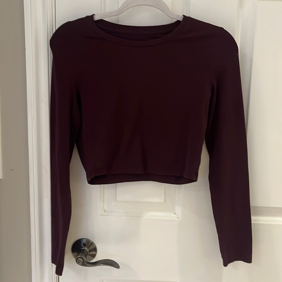 Aritzia tna long sleeve - Picture 1 of 3